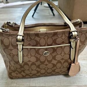 Coach carryall / Peyton signature Jordon double zip Carryall F24603